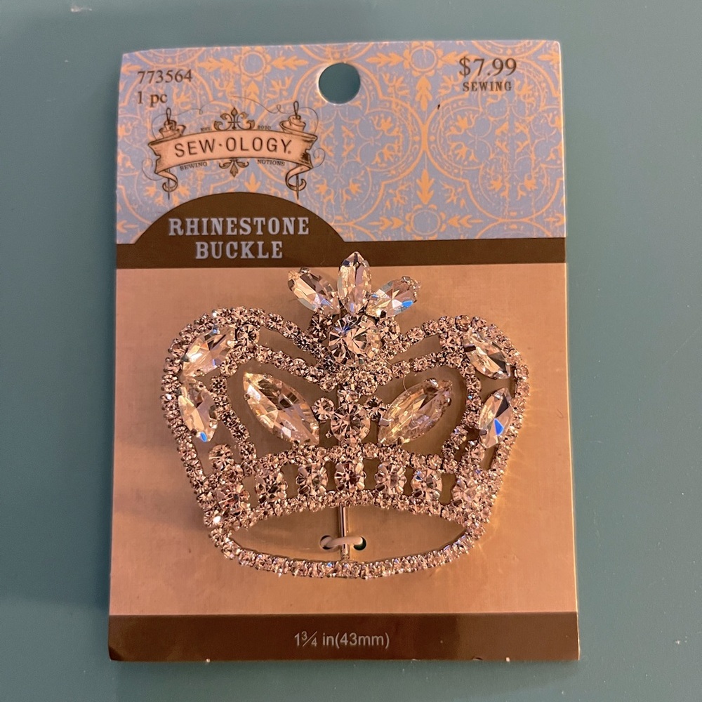 Sew-ology Rhinestone Crown Belt Buckle NWT